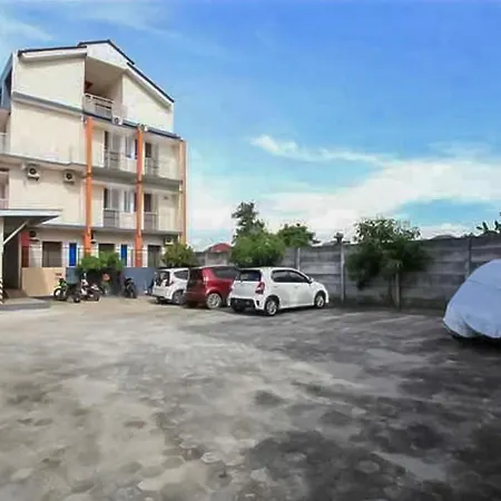 The Nancy'S Homestay Pekanbaru Mitra Reddoorz-2